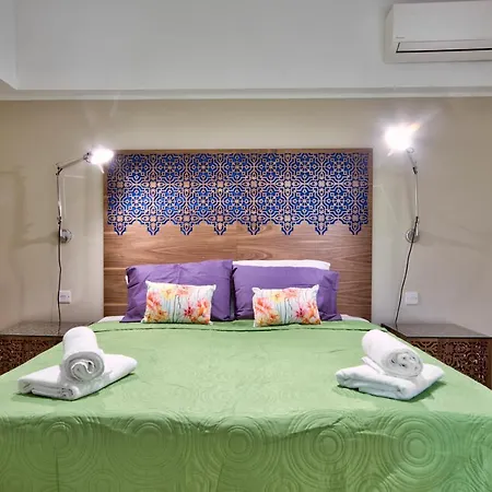 Spinola St Julians Apartmán *